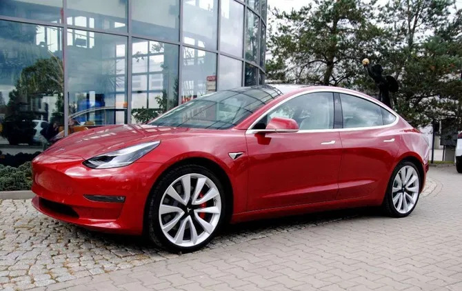 samochody osobowe Tesla Model 3 cena 279000 przebieg: 50000, rok produkcji 2019 z Kołobrzeg